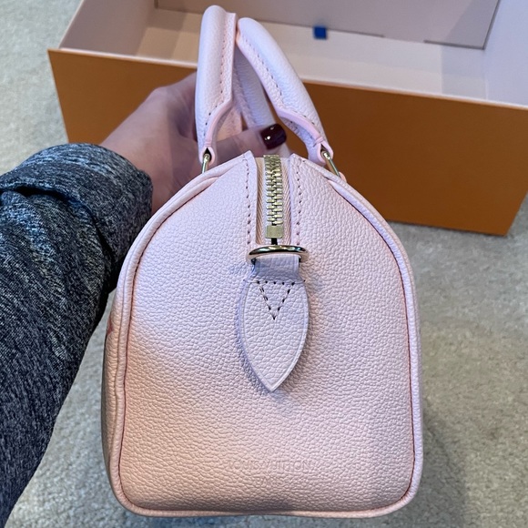 Louis Vuitton by the pool speedy 20 in pink - Picture 11 of 17